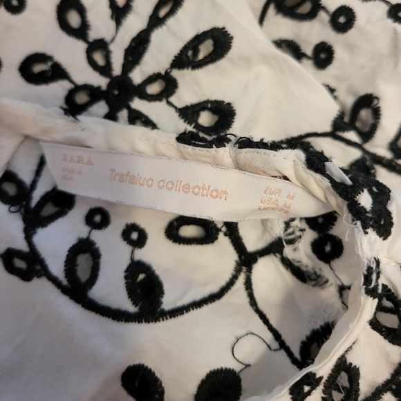 Zara Eyelet Crop Top - Picture 2 of 13